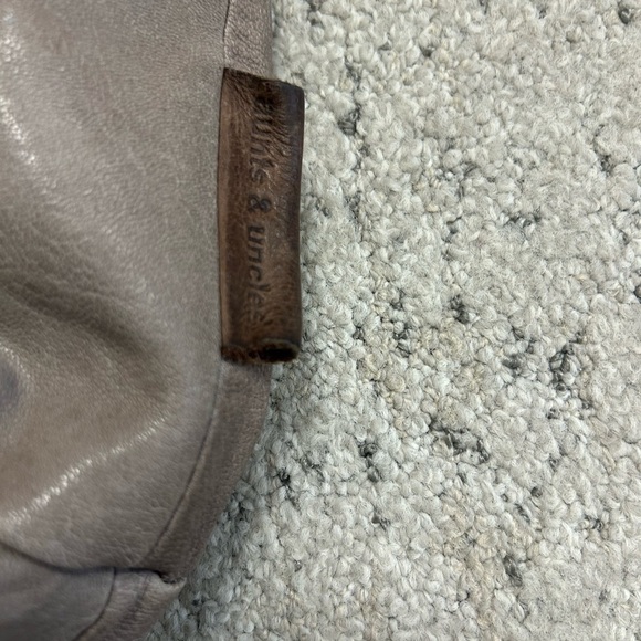 Aunts and Uncles “Odd Shopper” large tote in very good - Picture 10 of 15